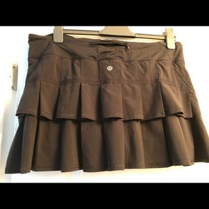 Lululemon black skort size 10